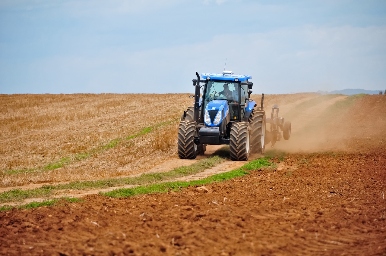 tractor-5310953_1280
